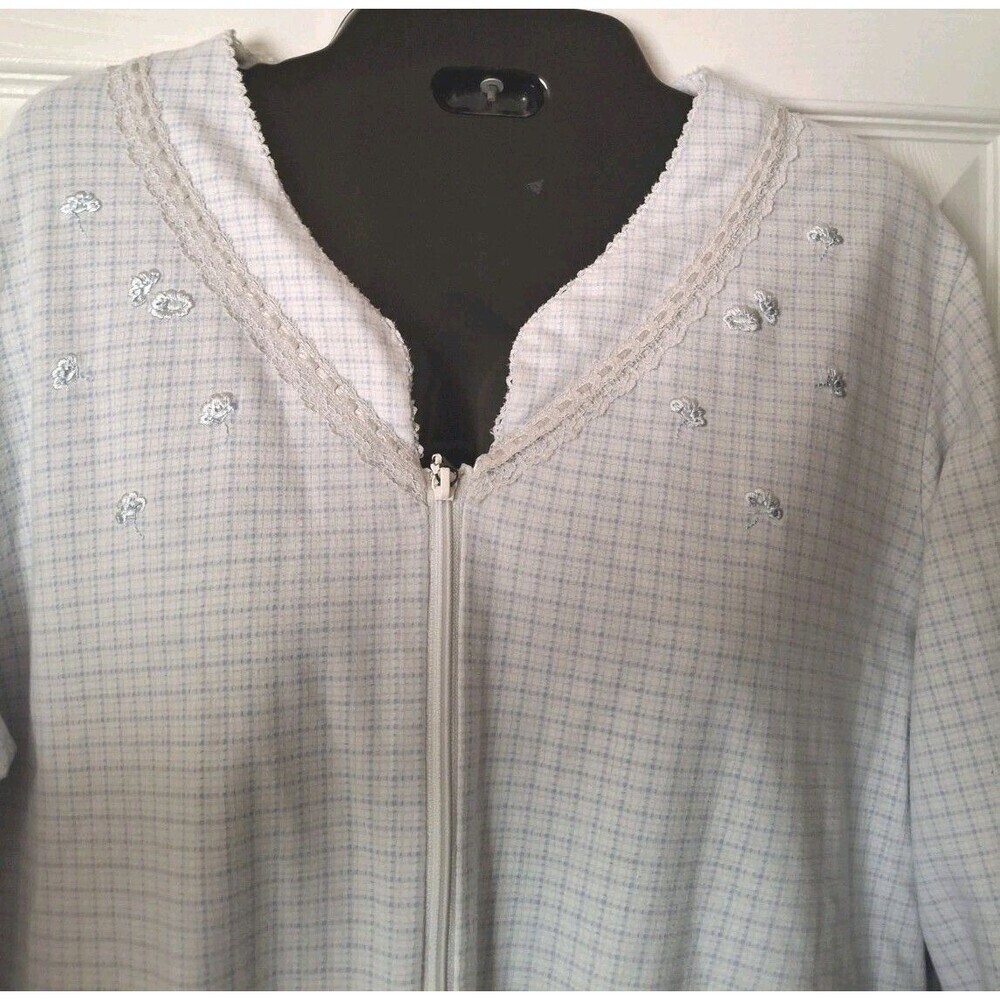 Miss Elaine Full Zip Robe Nightgown Size Small Blue Plaid Pockets Embroidered - Picture 4 of 7